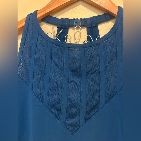 Lorna Jane Lace Neck Navy Tank Top Size Large - Picture 3 of 5